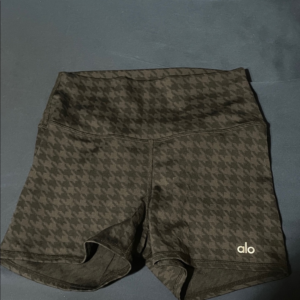 ALO Yoga Women's Dark Patterned Bike Shorts